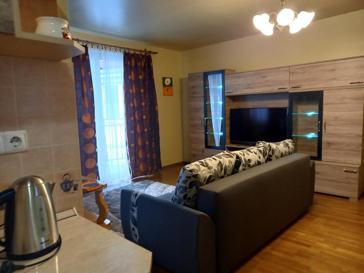 Thermal Apartman Hajduszoboszlo Ngoại thất bức ảnh