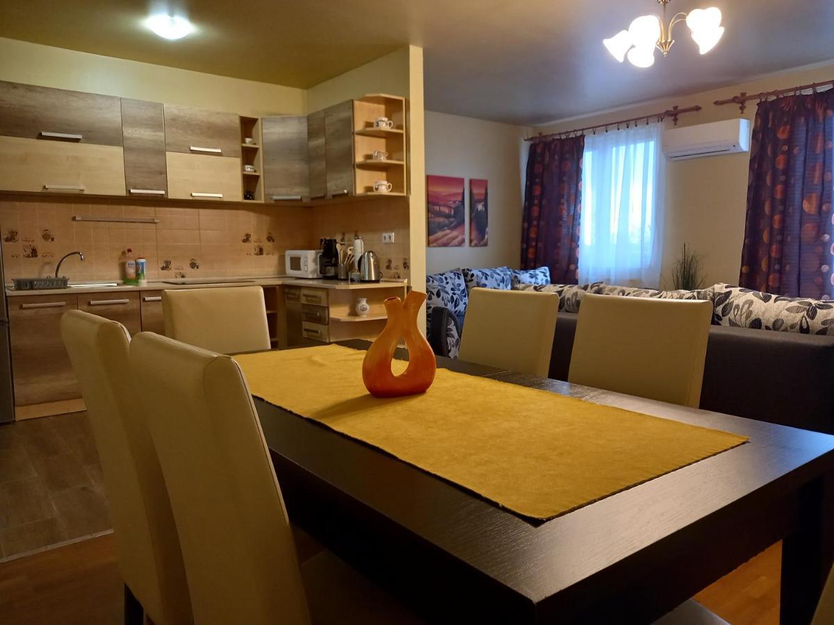 Thermal Apartman Hajduszoboszlo Ngoại thất bức ảnh