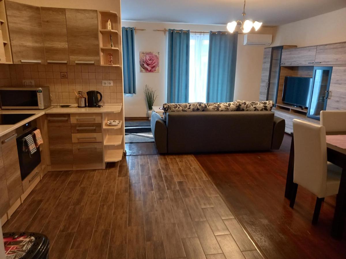 Thermal Apartman Hajduszoboszlo Ngoại thất bức ảnh