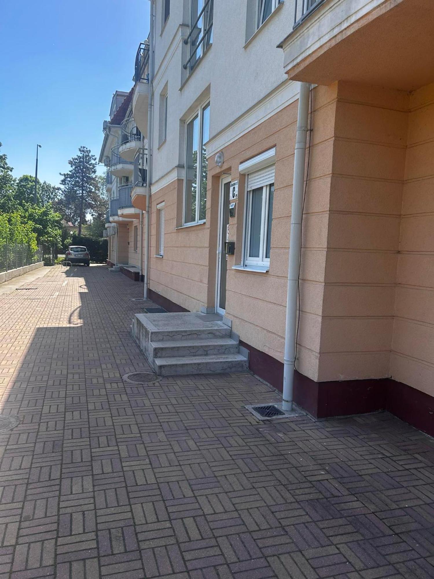 Thermal Apartman Hajduszoboszlo Ngoại thất bức ảnh